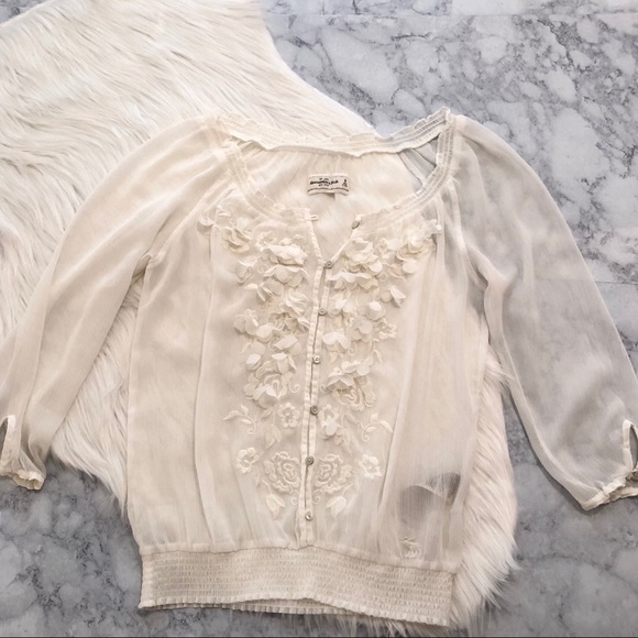 A B E R C R O M B I E : White Floral Peasant Top - Picture 4 of 8